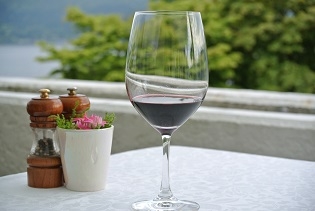 ボルドー型ワイングラス