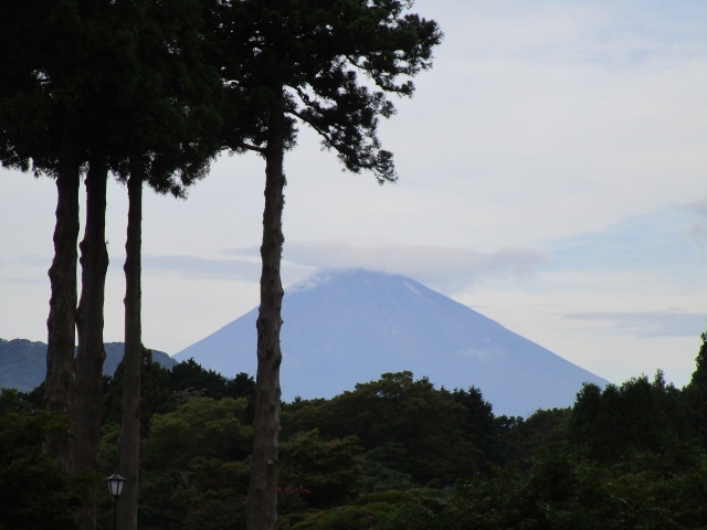 「笠雲の富士山」