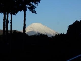 「朝日を浴びる富士山」